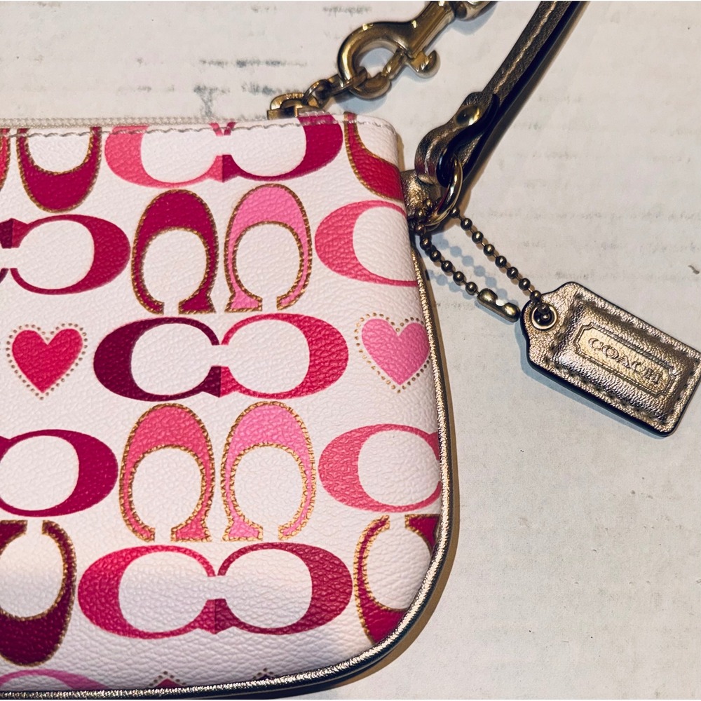 NWOT Coach Signature C Heart Print Wristlet White Pink Red Gold Metallic Leather - Picture 4 of 9